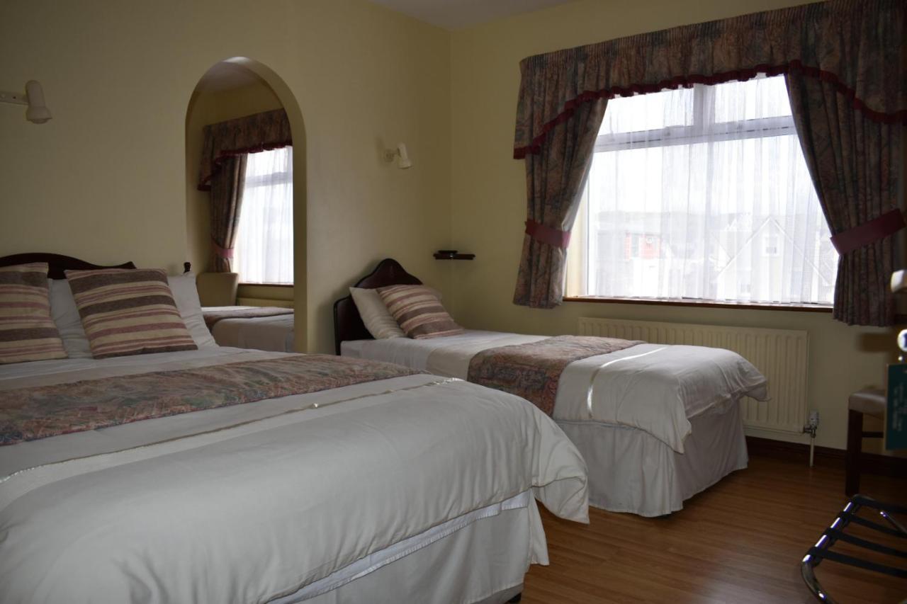 Cois Farraige Bed & Breakfast ลาฮินช์ ภายนอก รูปภาพ