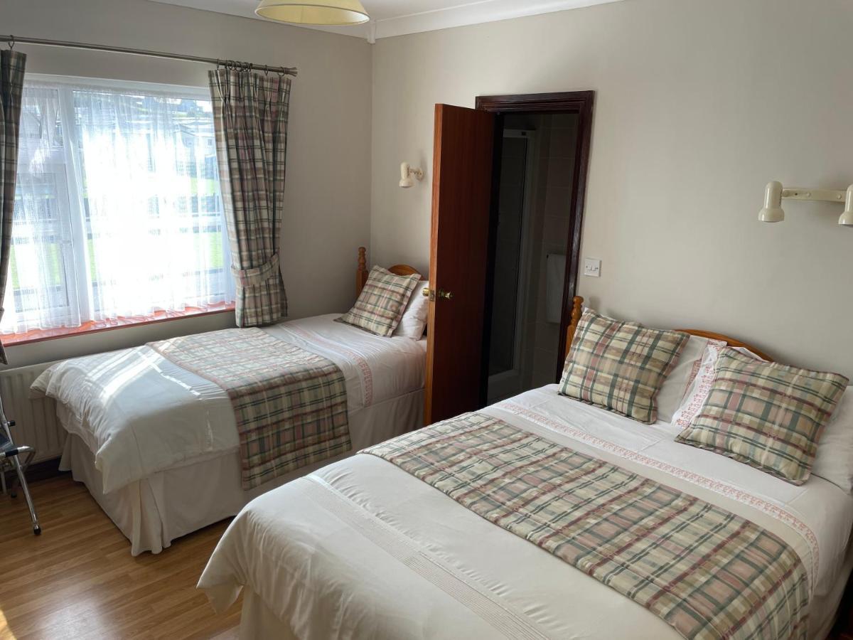 Cois Farraige Bed & Breakfast ลาฮินช์ ภายนอก รูปภาพ