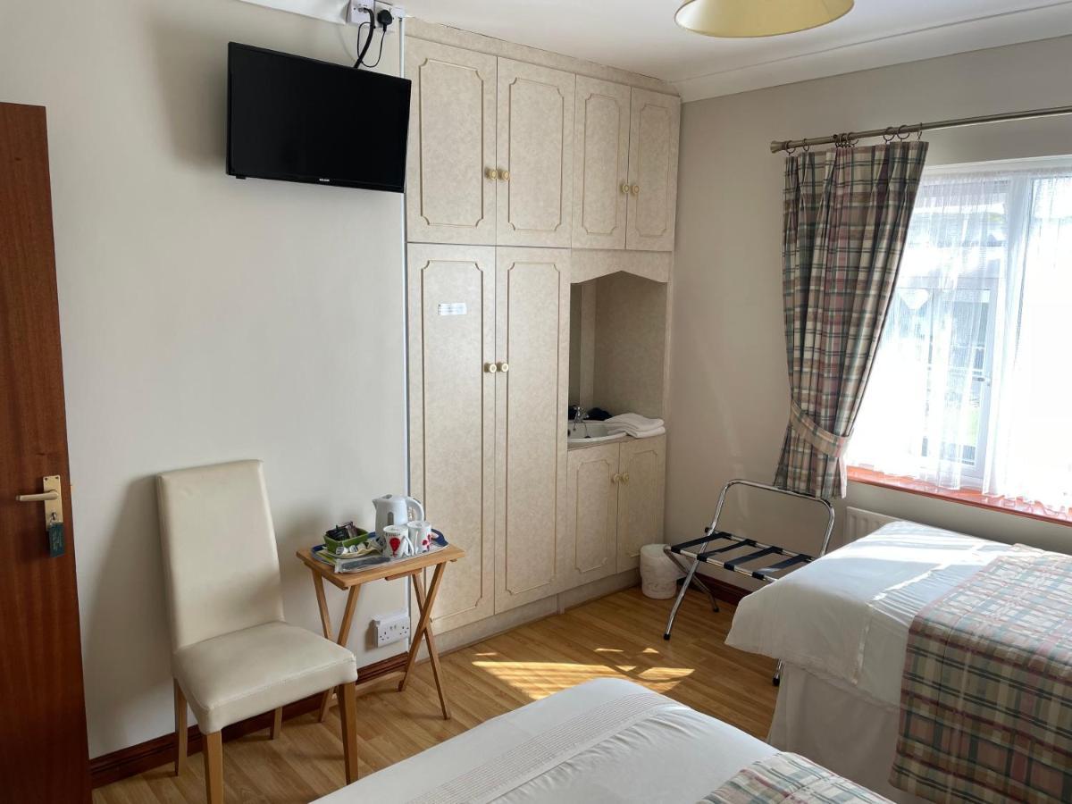 Cois Farraige Bed & Breakfast ลาฮินช์ ภายนอก รูปภาพ